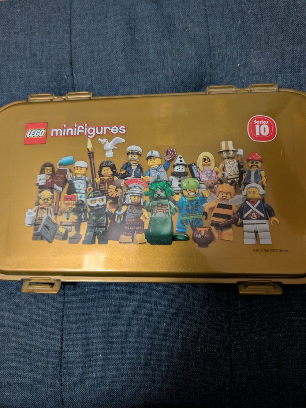 Lego Series 10 minifigure storage case with 2 figures
